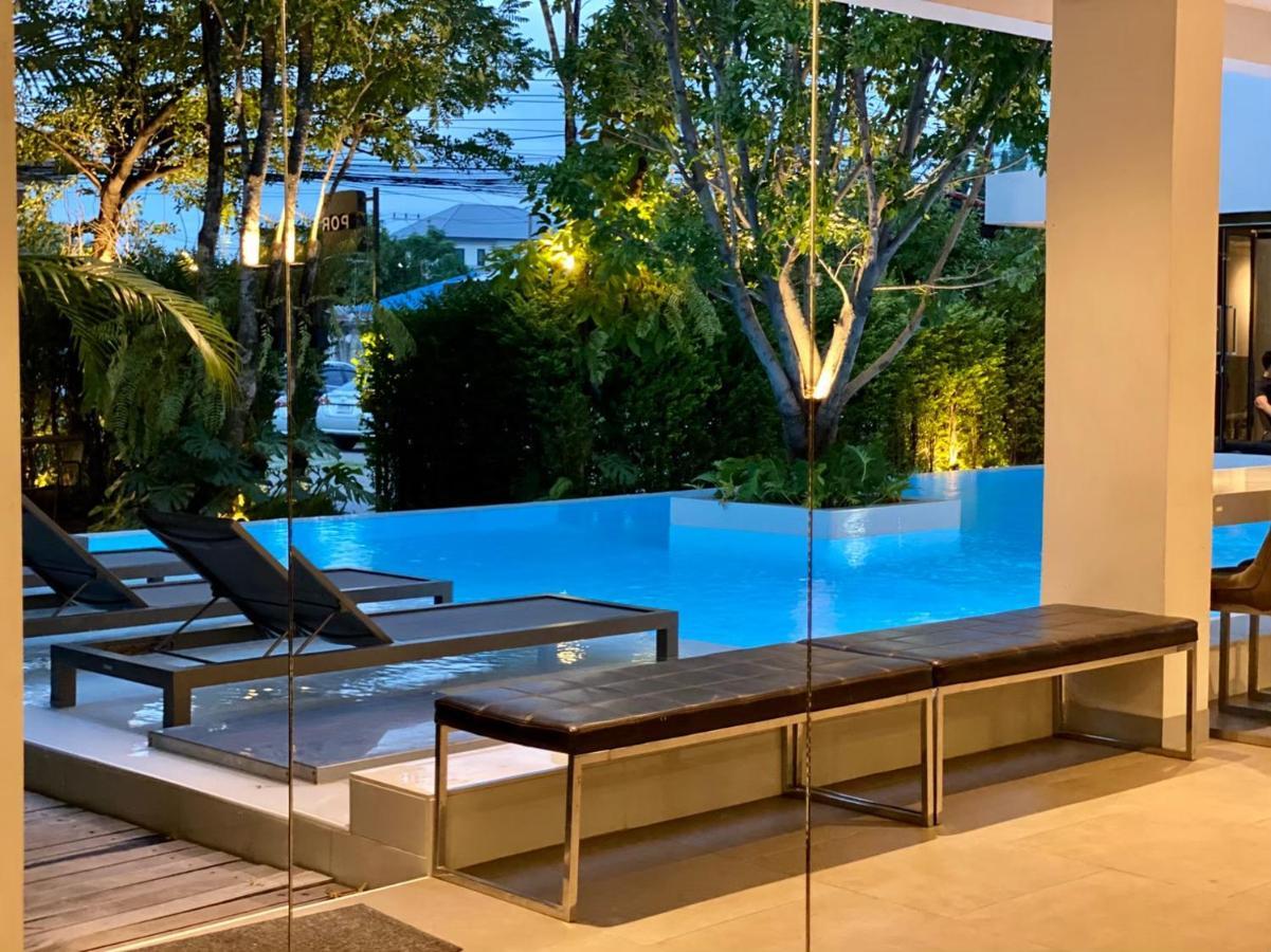 Por Daowadung Hotel Chiang Mai Exterior photo